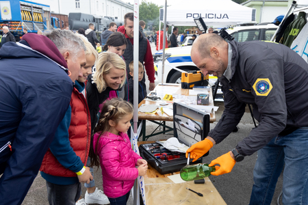 Statična predstavitev Policije, foto Valter Leban